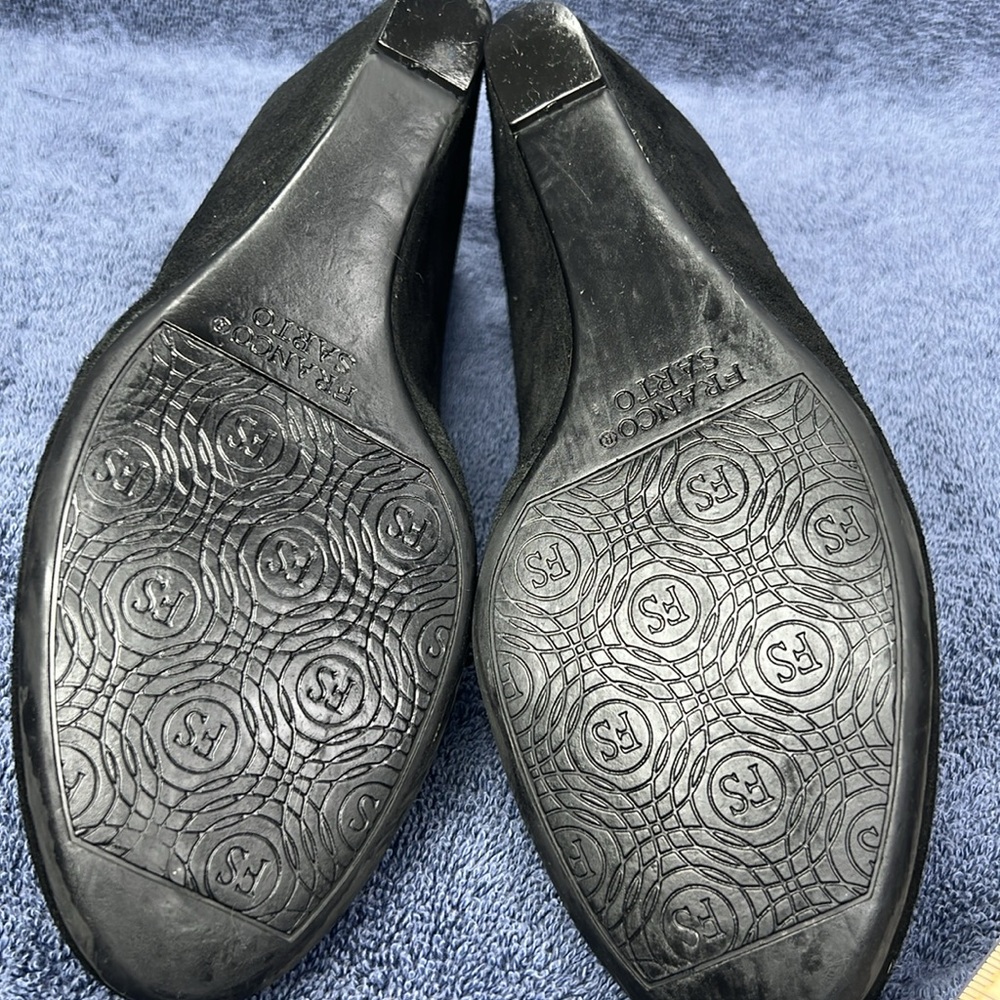 Franco Sarto, black faux suede wedge - Picture 5 of 5